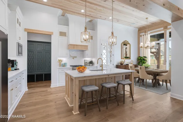 $669,000 | 204 Sabal Grv Lane, Youngsville, LA 70592