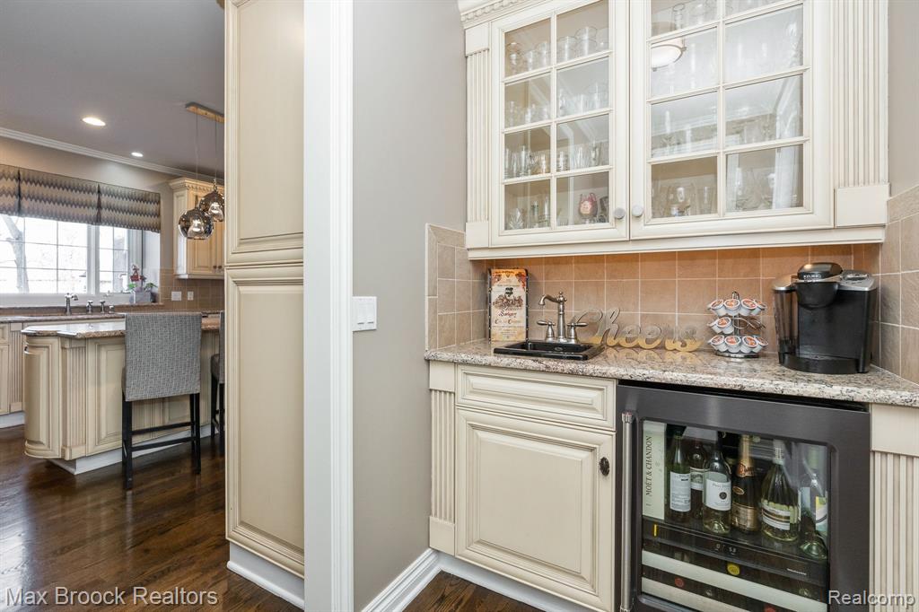 2896 Croftshire Court Rochester, MI 48306 - Photo 11 of 51 Gallery Image 11