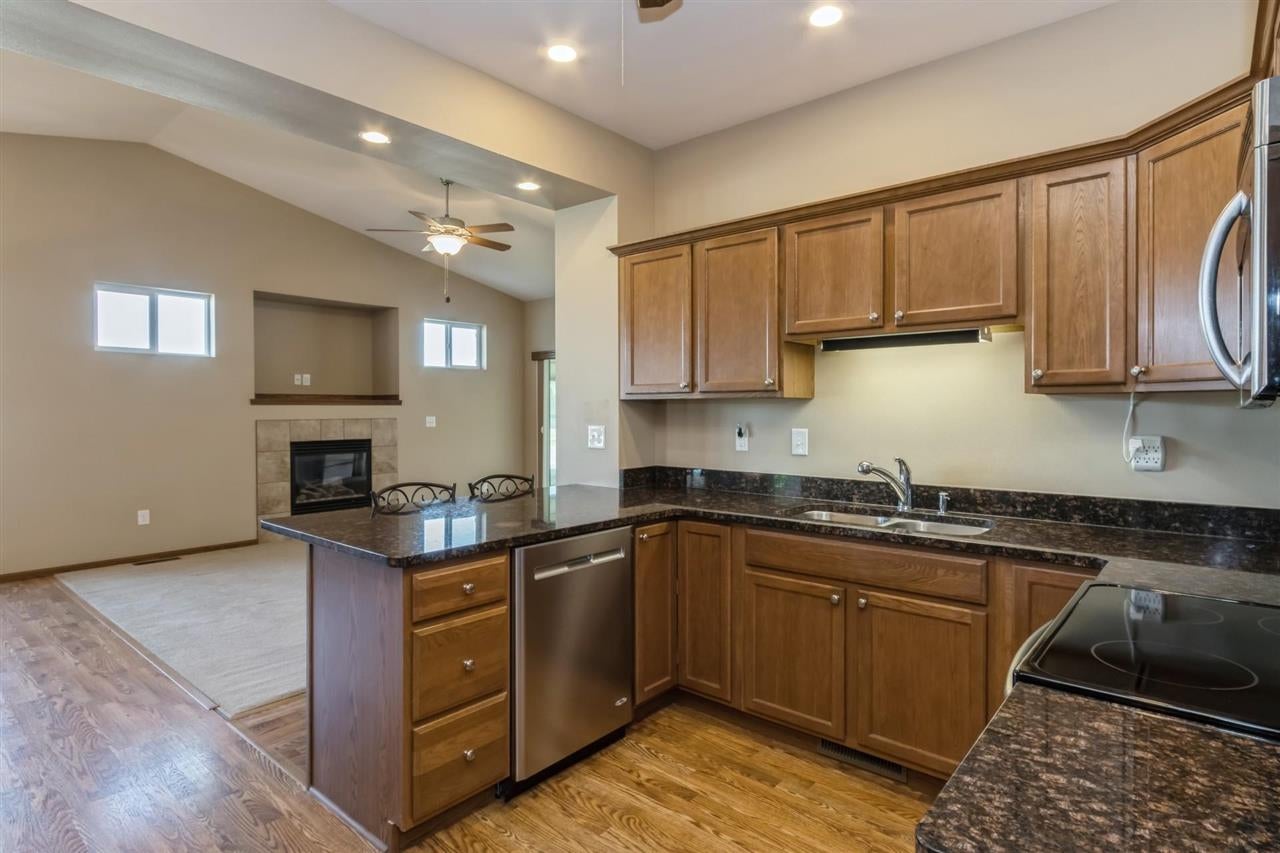 185 Ridge View Drive Fairfax, IA 52228 - Photo 8 of 25 Gallery Image 8