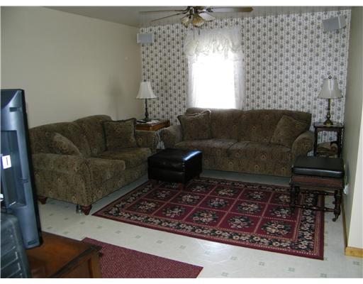 2141 Hookstown Grade Road Clinton, PA 15026 - Photo 5 of 18 Living Room.