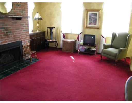 2141 Hookstown Grade Road Clinton, PA 15026 - Photo 6 of 18 Family Room.