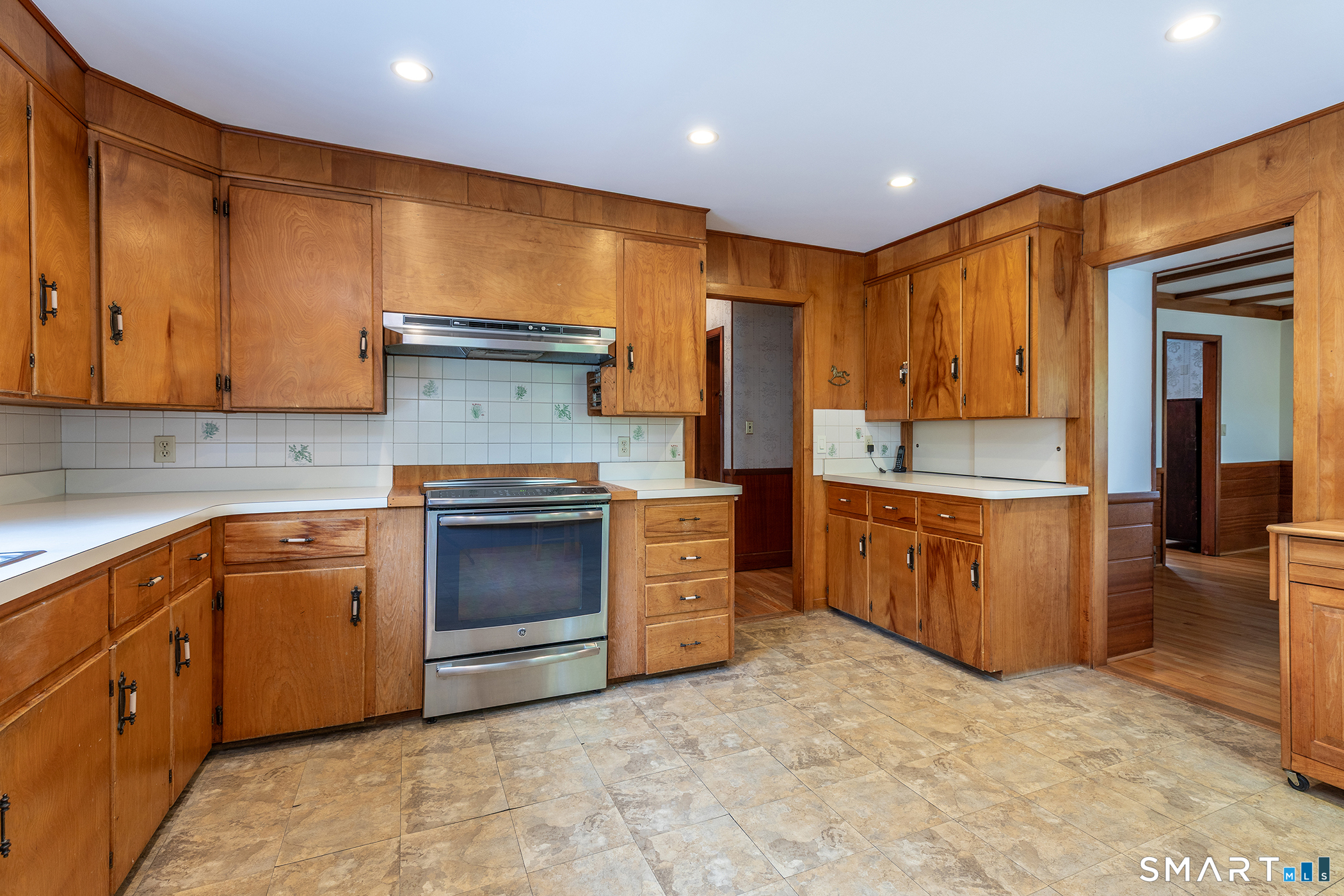 87 Giles Hill Road Redding, CT 06896 - Photo 12 of 37 Gallery Image 12