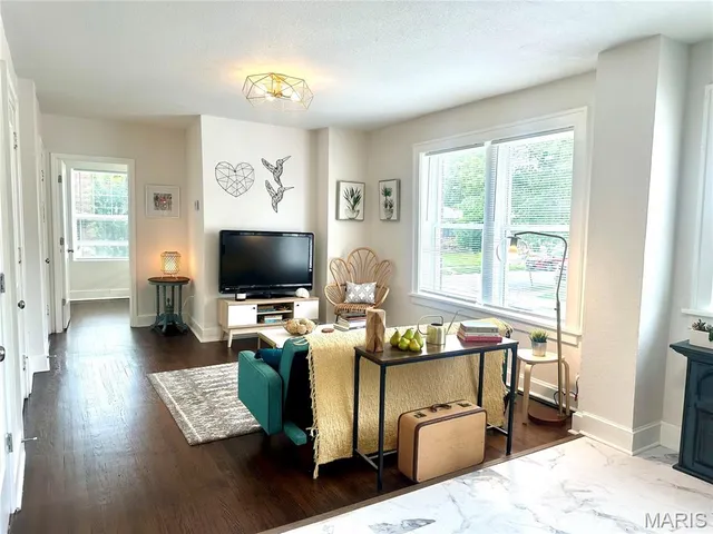 $675,000 | 5345 Quincy Street, St. Louis, MO 63109