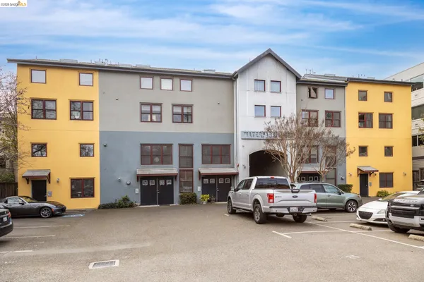 a car parked in front of a building