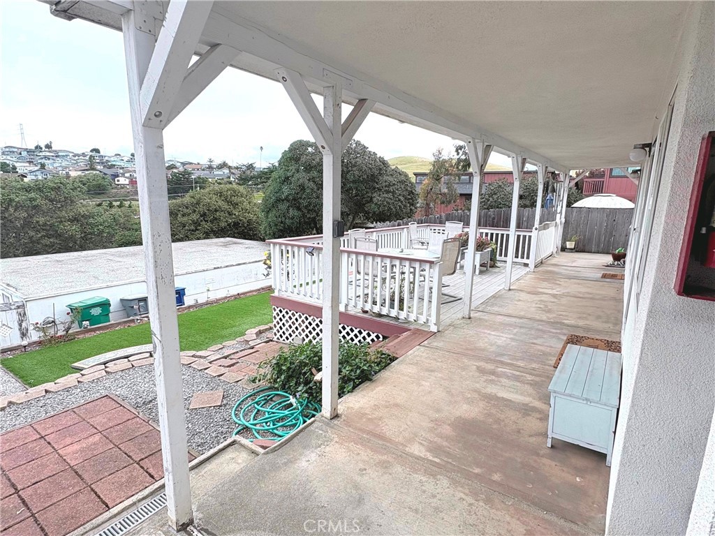375 Surf Street Morro Bay, CA 93442 - Photo 9 of 40