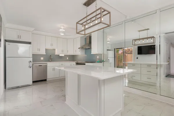 $334,000 | 3900 County Line Road, Unit 6A, Tequesta, FL 33469