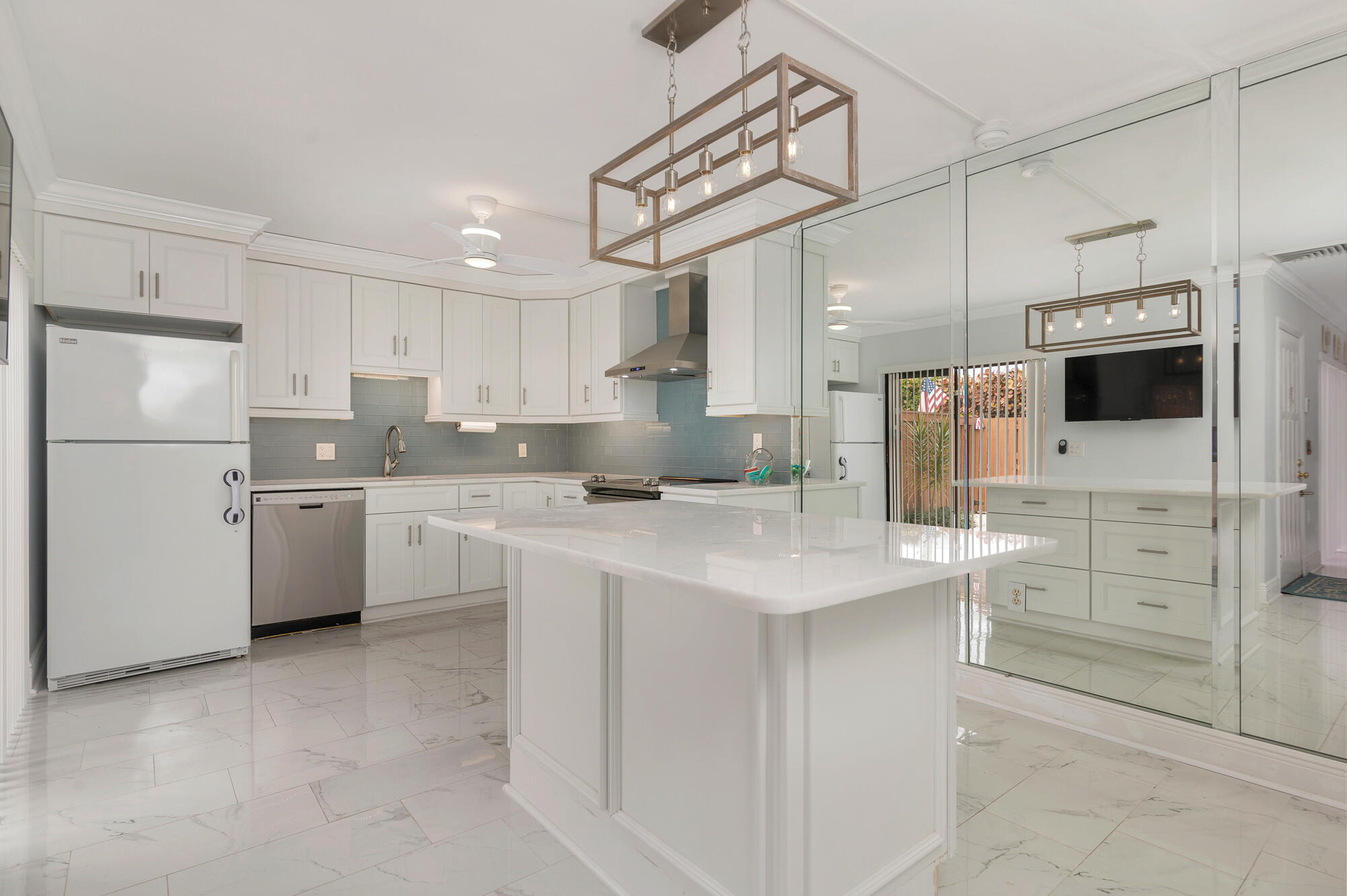 3900 County Line Road, Unit 6A Tequesta, FL 33469 - Photo 1 of 22 Updated Kitchen