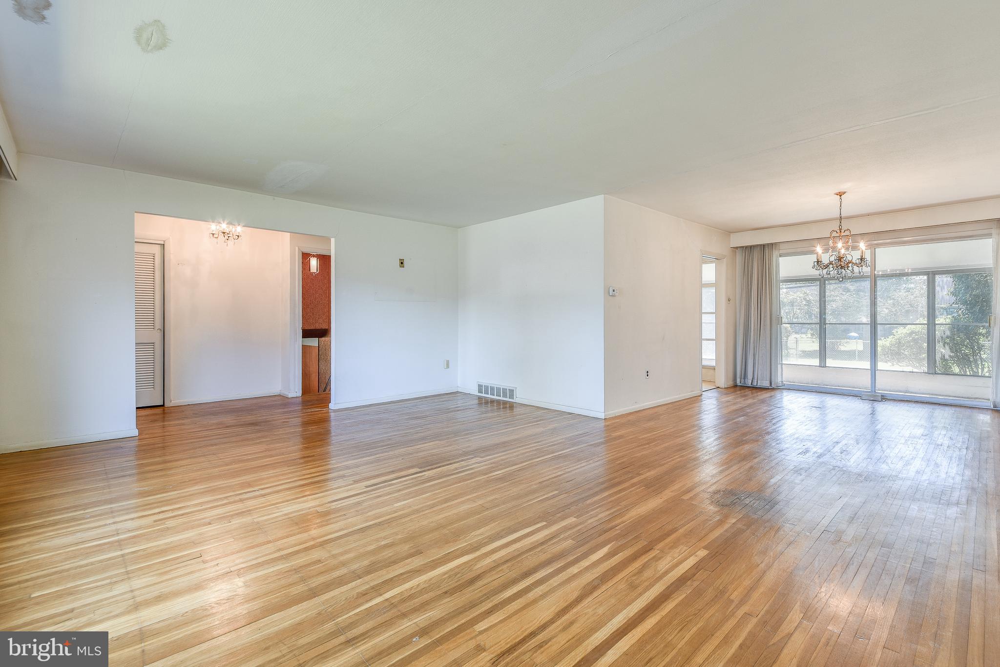448 Lawrence Road Huntingdon Valley, PA 19006 - Photo 11 of 42 Gallery Image 11