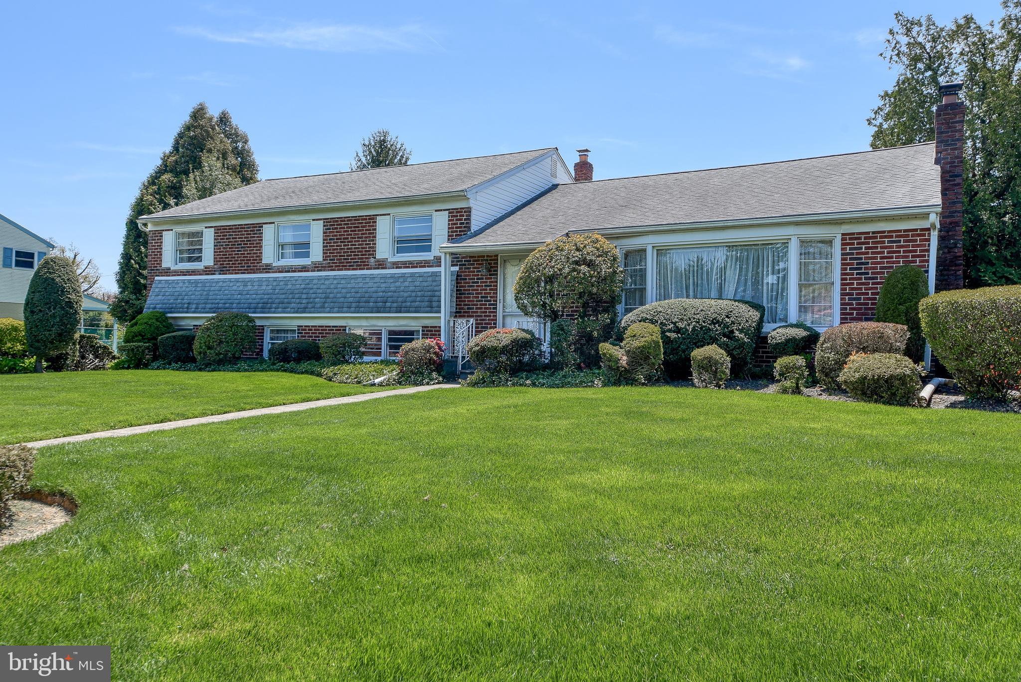 448 Lawrence Road Huntingdon Valley, PA 19006 - Photo 3 of 42 Gallery Image 3