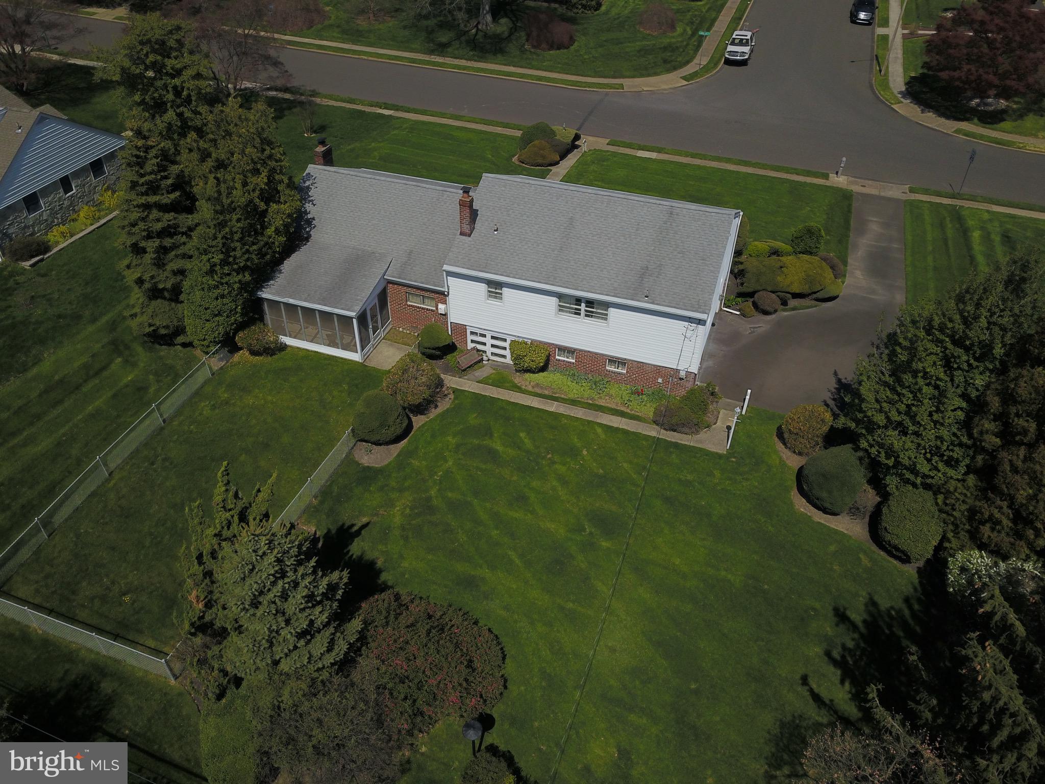 448 Lawrence Road Huntingdon Valley, PA 19006 - Photo 5 of 42 Gallery Image 5