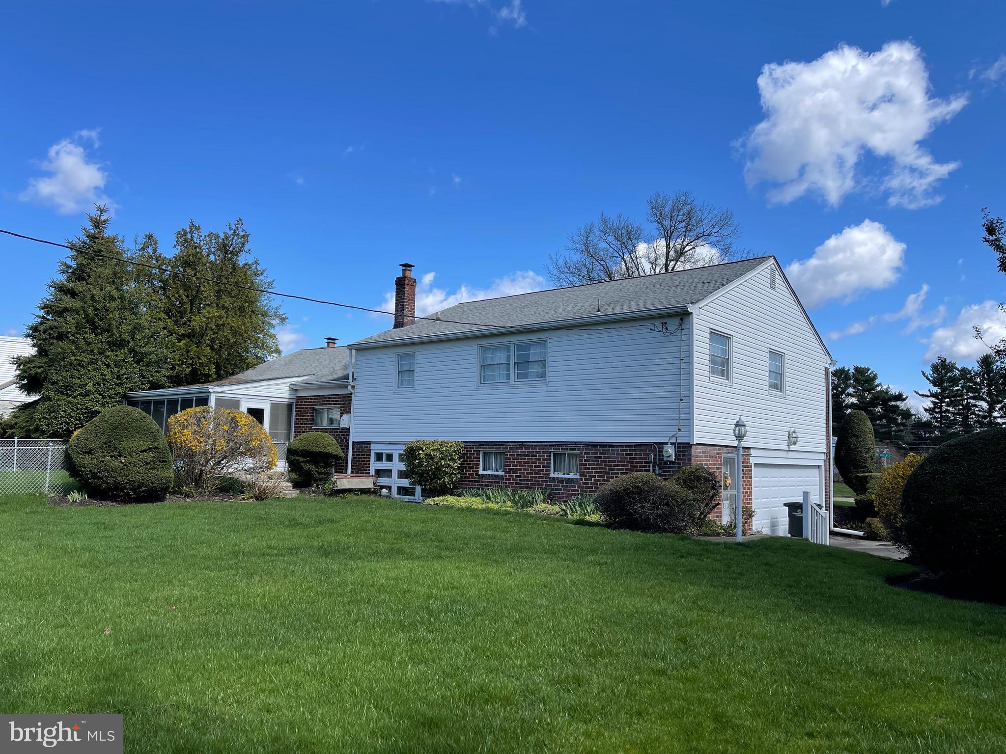 448 Lawrence Road Huntingdon Valley, PA 19006 - Photo 7 of 42 Gallery Image 7