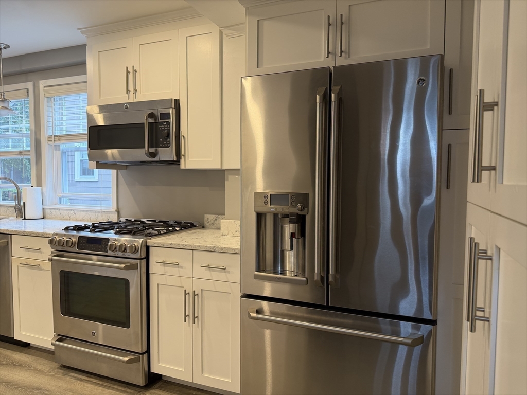291 Russett Road Brookline, MA 02467 - Photo 6 of 38 Gallery Image 6