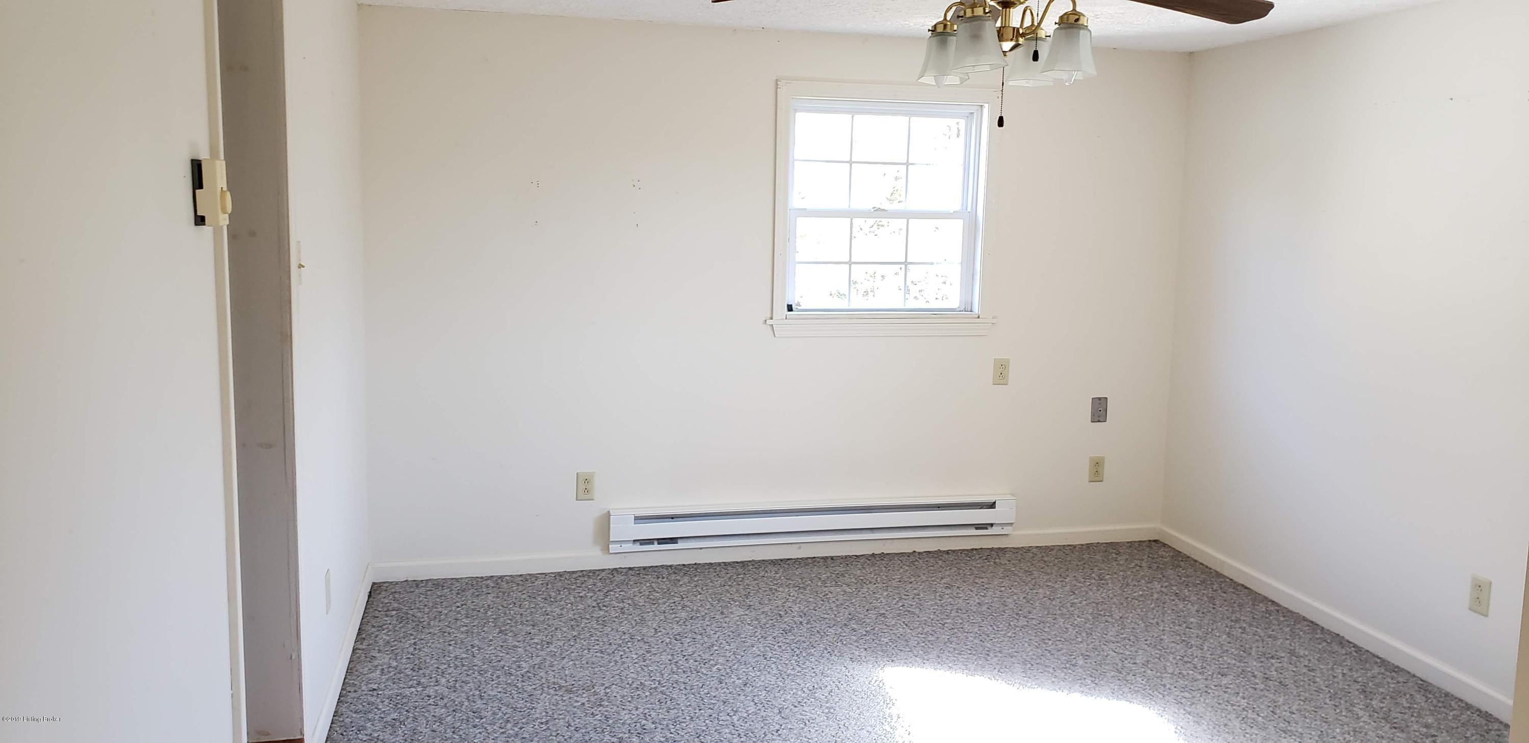 2110 Ridge Road Pendleton, KY 40055 - Photo 11 of 19 living room