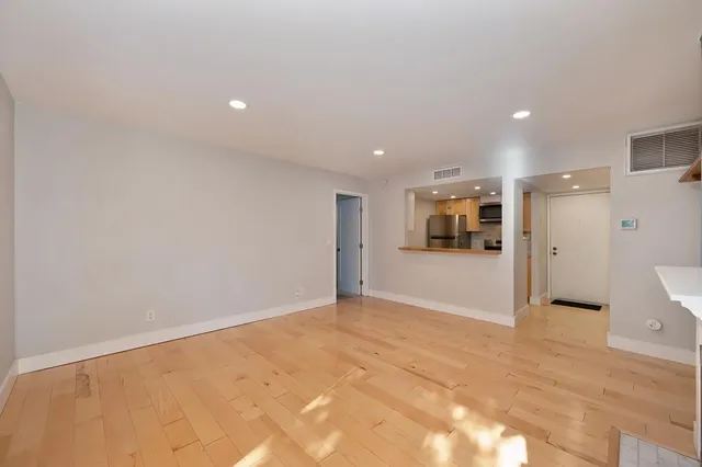 $199,000 | 915 Fulton Avenue, Unit 449, Sacramento, CA 95825