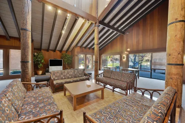 $199,000 | 915 Fulton Avenue, Unit 449, Sacramento, CA 95825