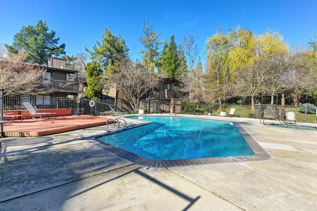 $199,000 | 915 Fulton Avenue, Unit 449, Sacramento, CA 95825