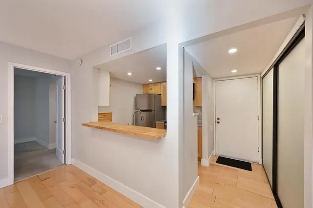 $199,000 | 915 Fulton Avenue, Unit 449, Sacramento, CA 95825