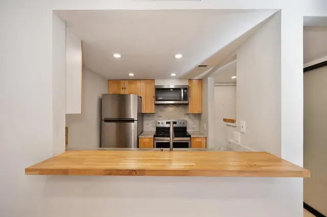 $199,000 | 915 Fulton Avenue, Unit 449, Sacramento, CA 95825