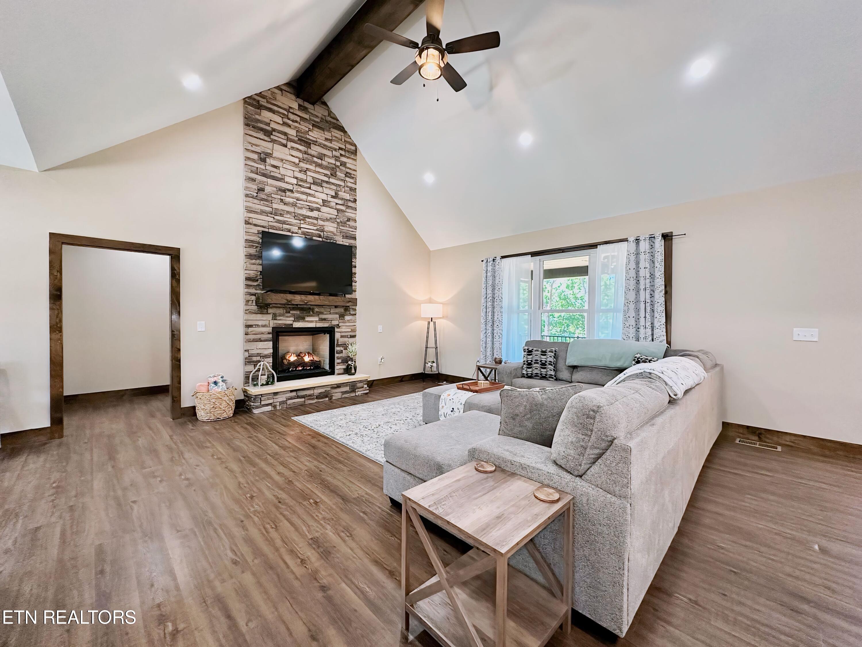 1063 Wilderness Road Friendsville, TN 37737 - Photo 8 of 43 Living Room