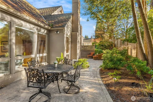 $2,098,000 | 1708 Bellevue Way Northeast, Bellevue, WA 98004