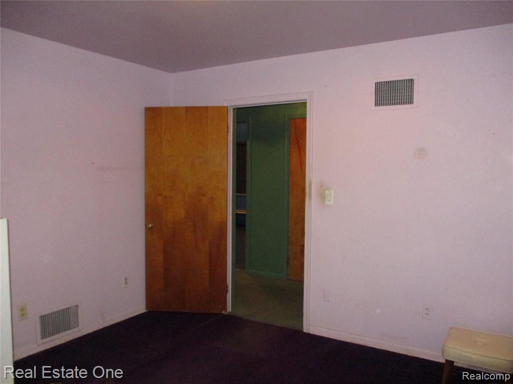 28642 Rollcrest Road Farmington Hills, MI 48334 - Photo 46 of 53