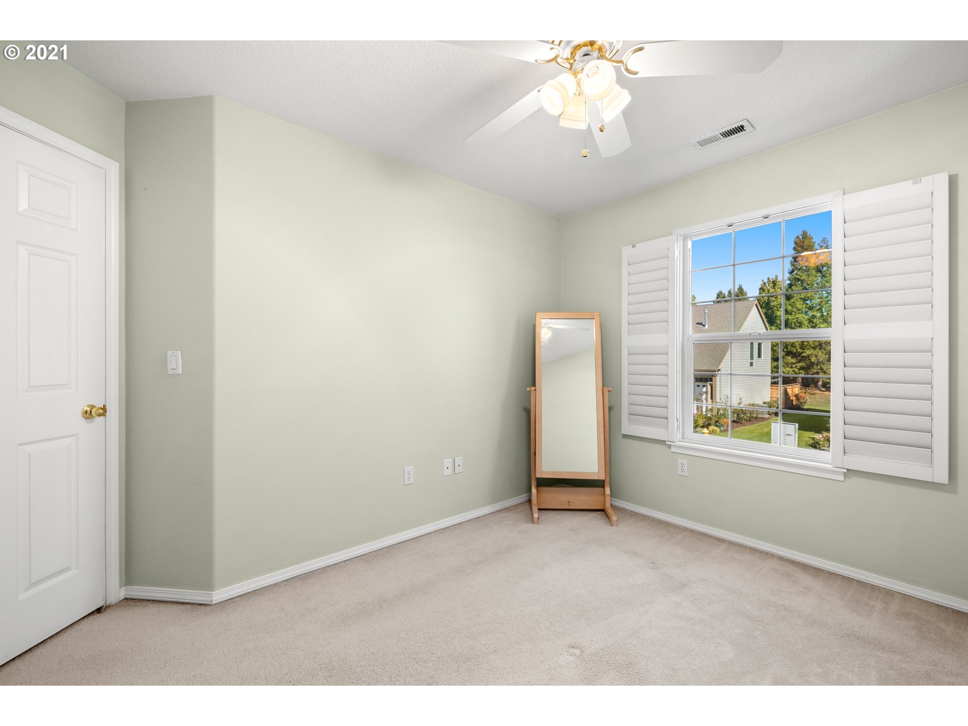 22056 Southwest Grahams Ferry Road, Unit A Tualatin, OR 97062 - Photo 20 of 29 Gallery Image 20
