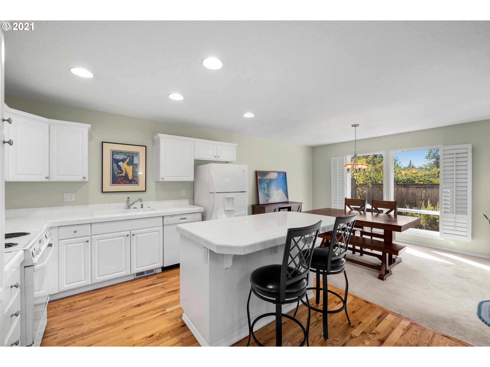 22056 Southwest Grahams Ferry Road, Unit A Tualatin, OR 97062 - Photo 6 of 29 Gallery Image 6