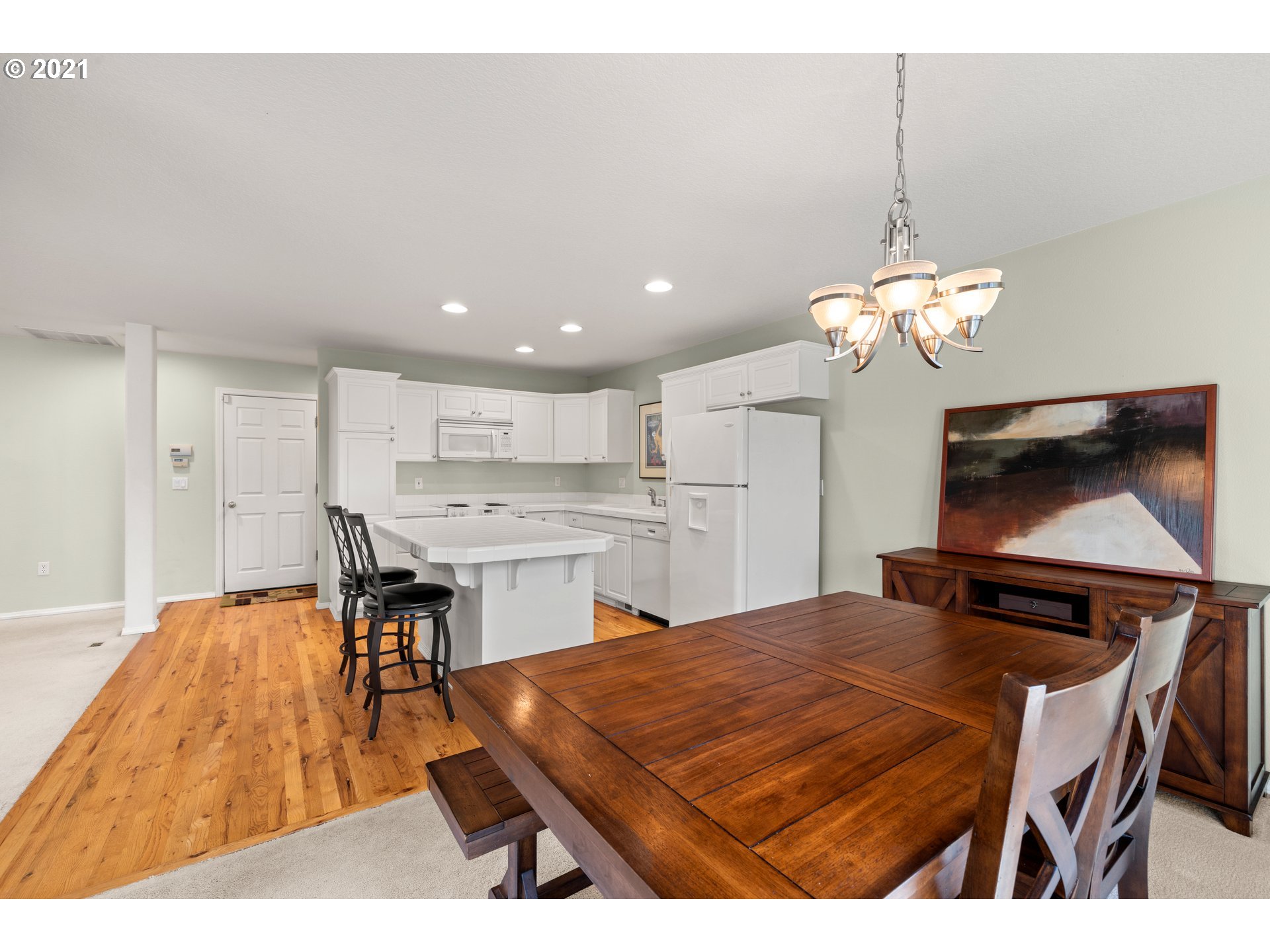 22056 Southwest Grahams Ferry Road, Unit A Tualatin, OR 97062 - Photo 8 of 29 Gallery Image 8