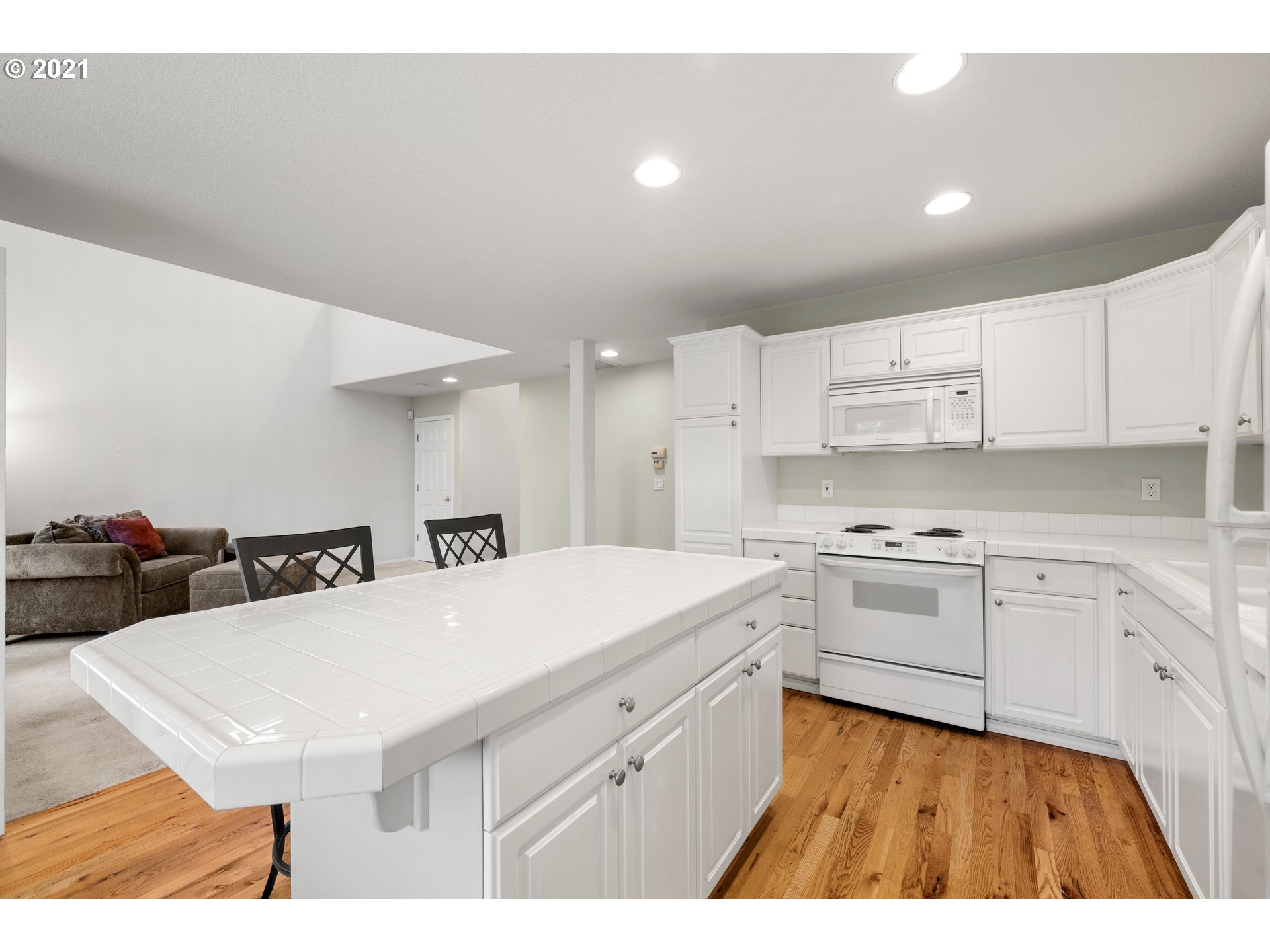 22056 Southwest Grahams Ferry Road, Unit A Tualatin, OR 97062 - Photo 10 of 29 Gallery Image 10