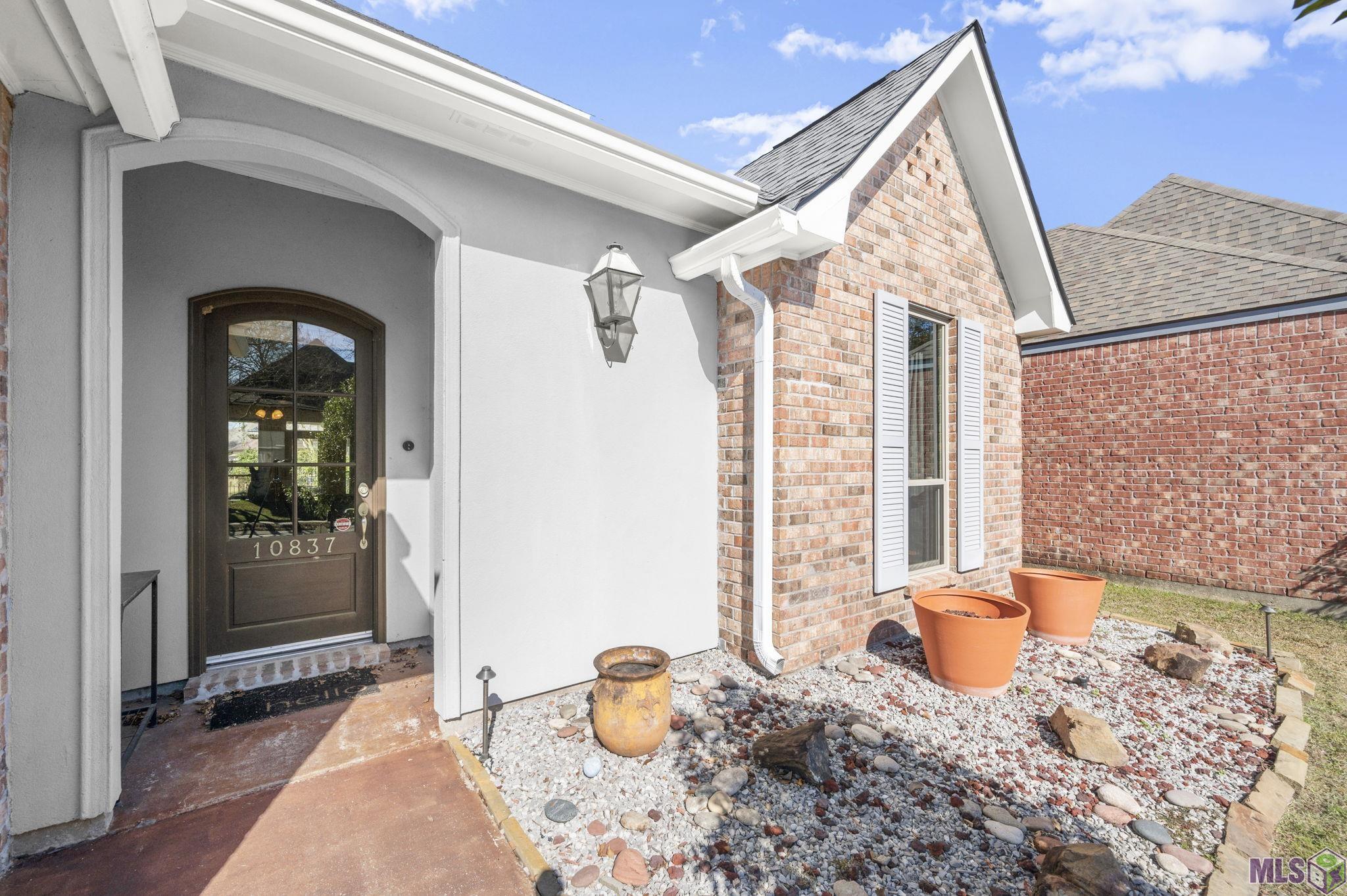 10837 Woodleaf Avenue Baton Rouge, LA 70816 - Photo 2 of 23