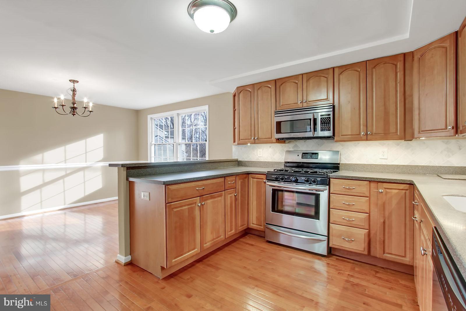 10879 Sandringham Road Cockeysville, MD 21030 - Photo 6 of 30 Lovely Modern Kitchen