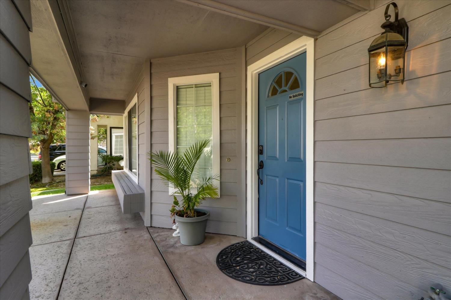 1081 Havenbrook Drive Tracy, CA 95376 - Photo 3 of 32