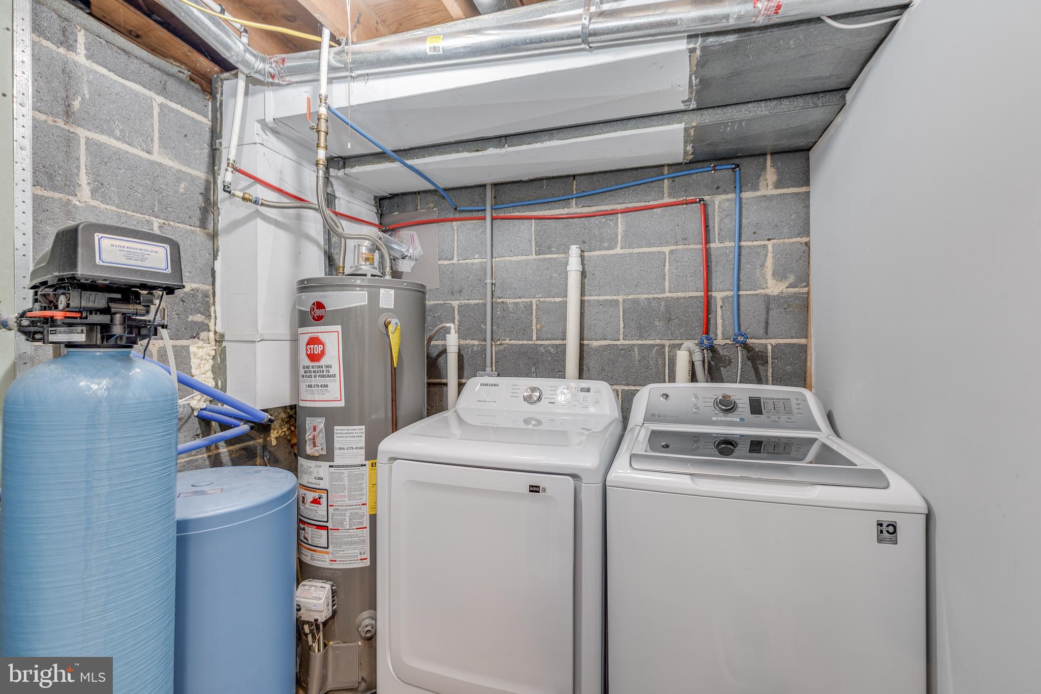 407 Indian Mills Road Shamong, NJ 08088 - Photo 29 of 39 a utility room with dryer and washer