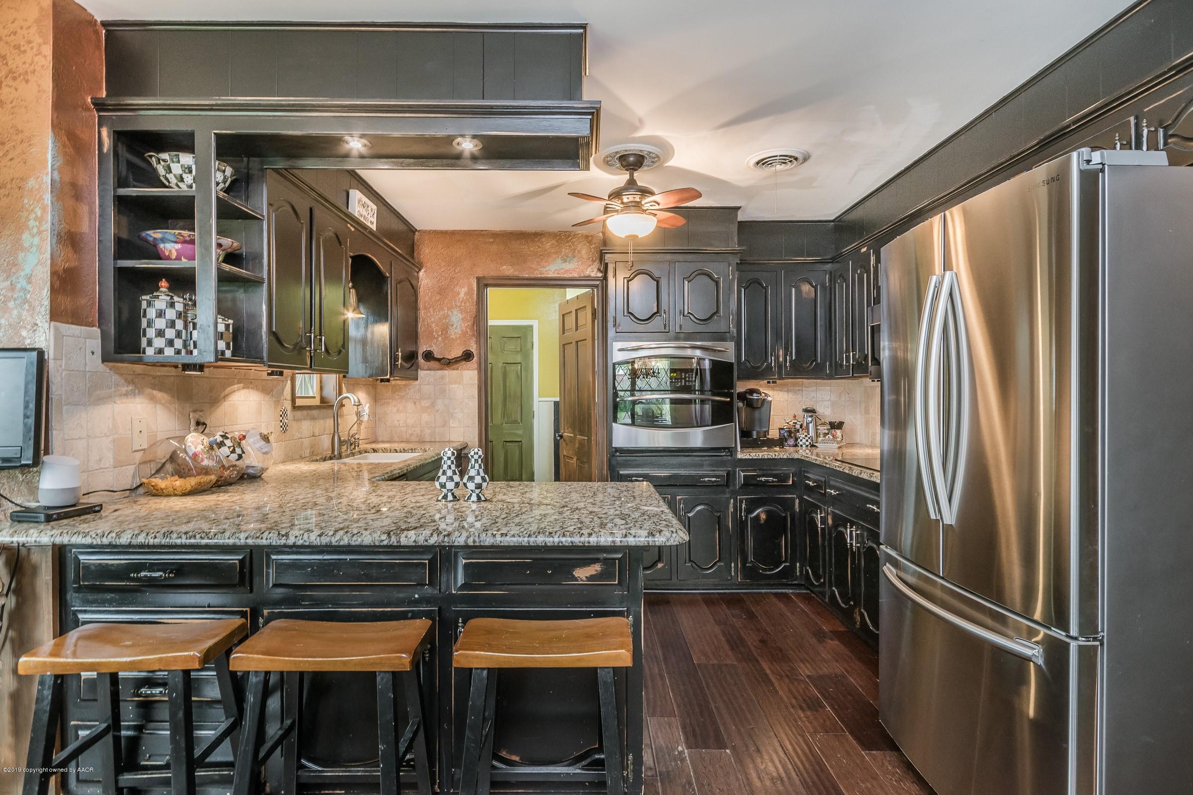 6301 Gainsborough Road Amarillo, TX 79106 - Photo 12 of 37 010_Kitchen