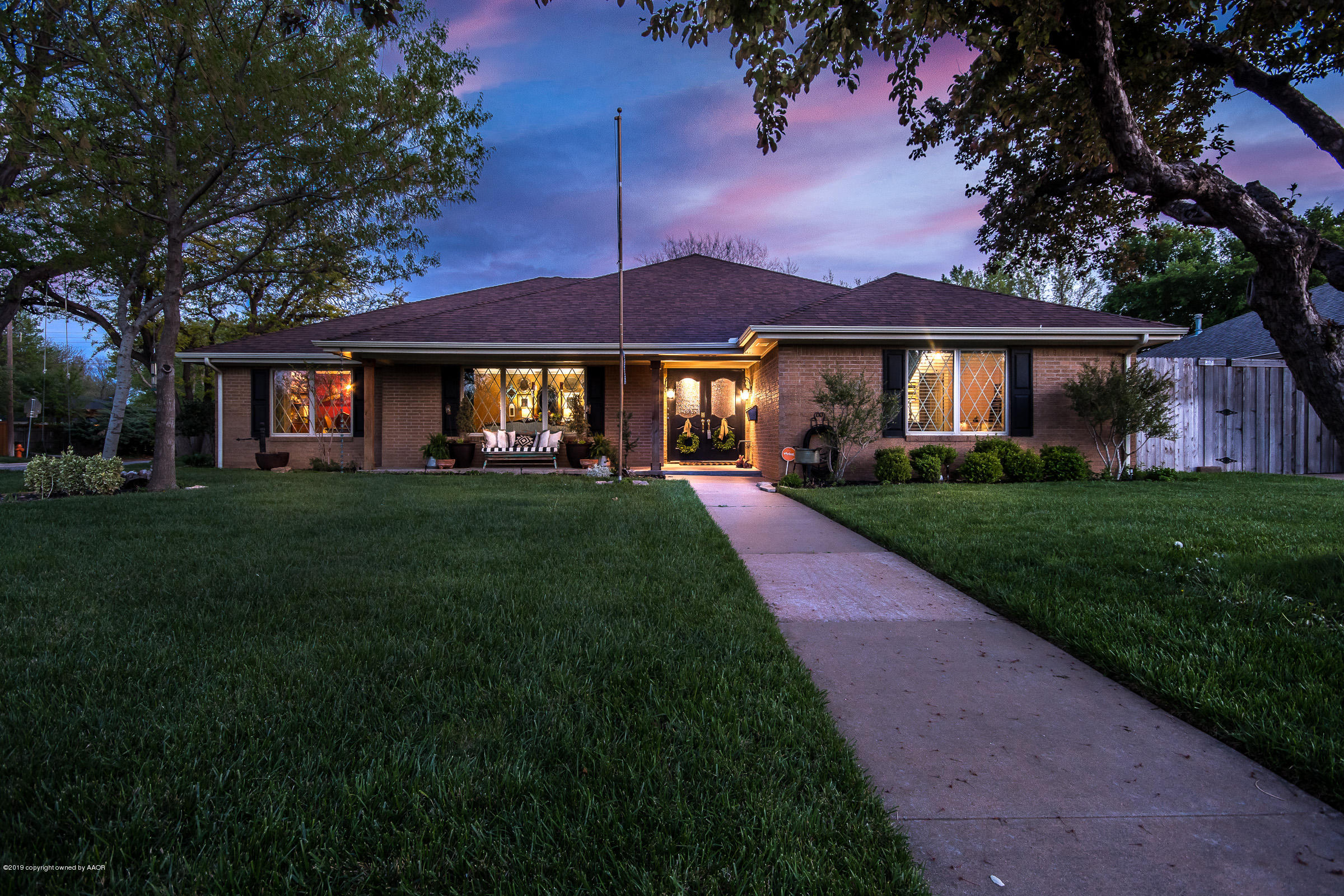 6301 Gainsborough Road Amarillo, TX 79106 - Photo 37 of 37 Front Twilight