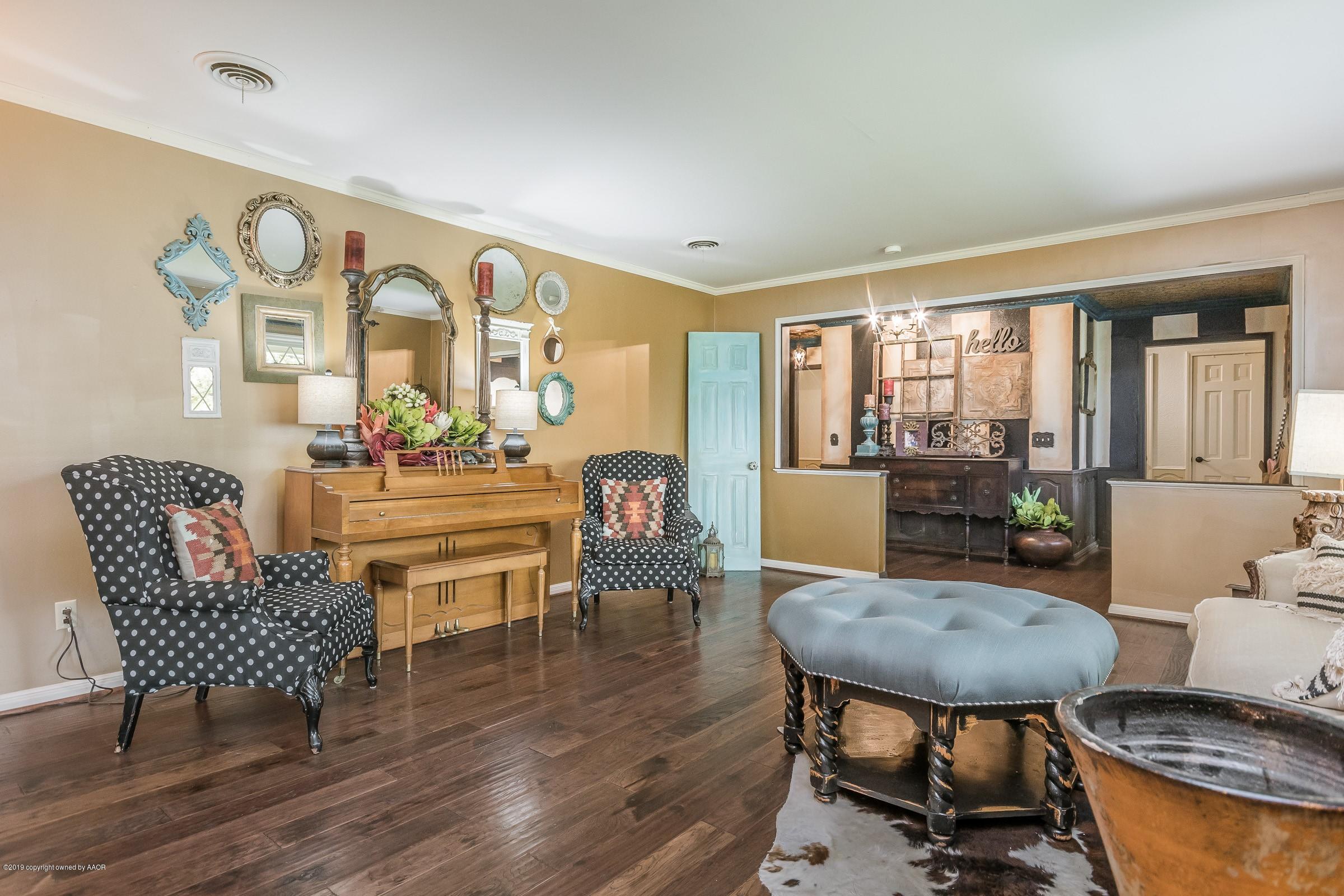 6301 Gainsborough Road Amarillo, TX 79106 - Photo 8 of 37 006_Living Room-2