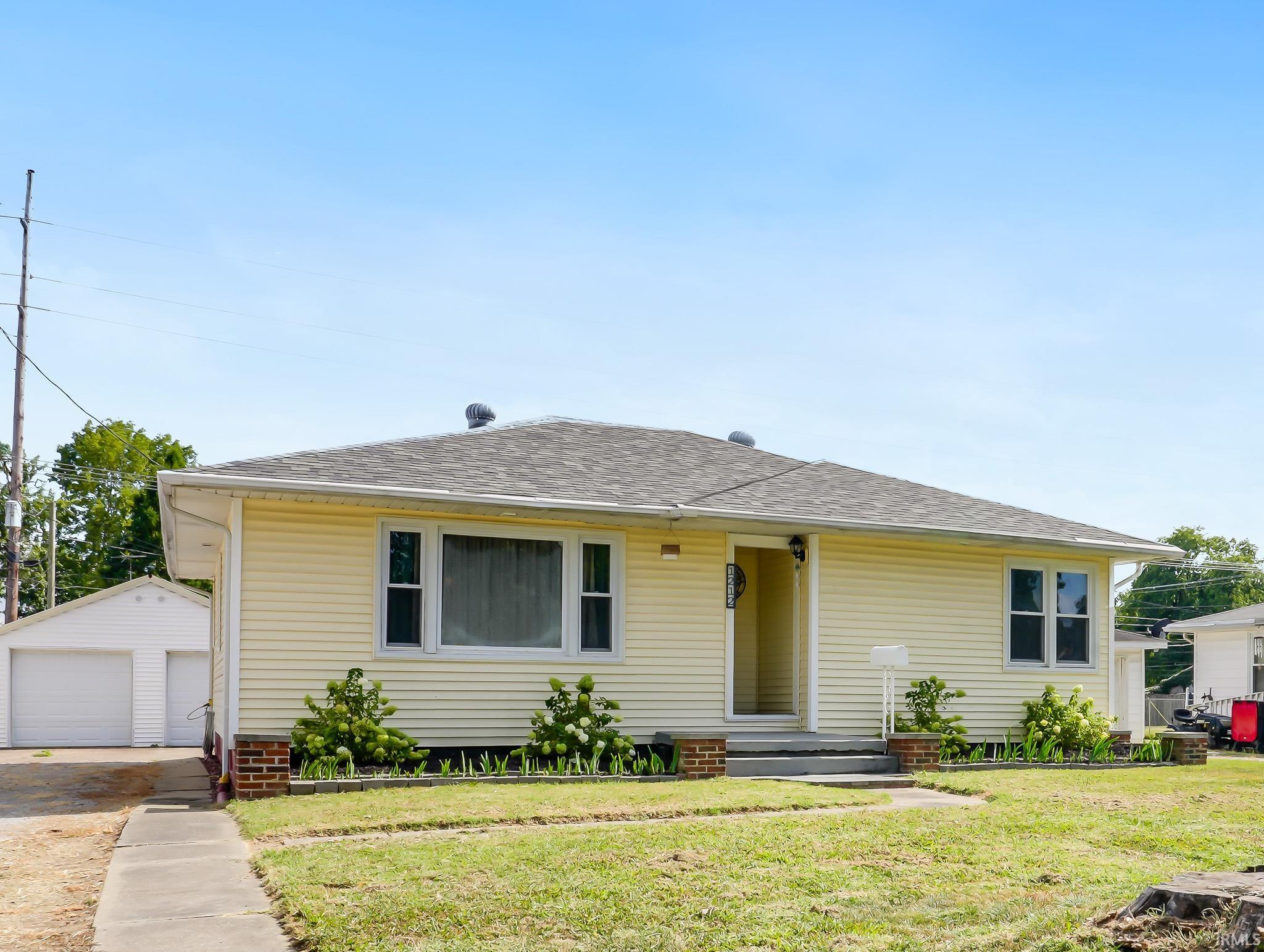 1212 East 2nd Street Mount Vernon, IN 47620 - Photo 1 of 27 Gallery Image 1