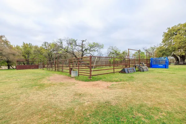 $5,490,000 | 10250 East Fm 501, San Saba, TX 76877