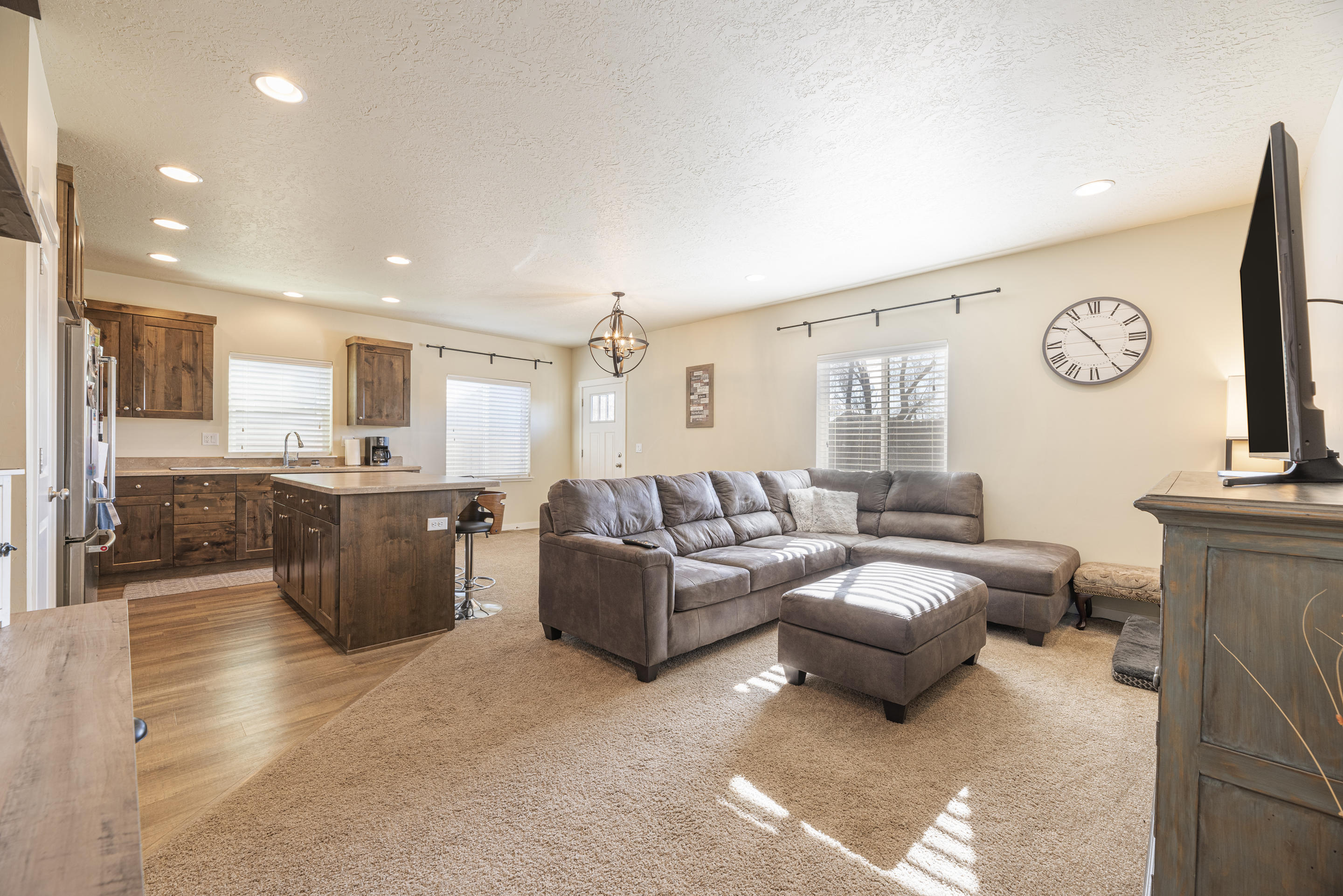 2485 Northeast Apollo Road Prineville, OR 97754 - Photo 2 of 18 Living Room 1