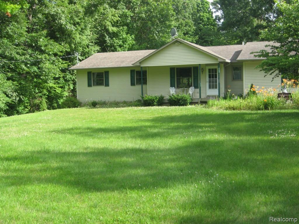 4819 Davison Road Lapeer, MI 48446 - Photo 3 of 66 IMG_5283.jpg