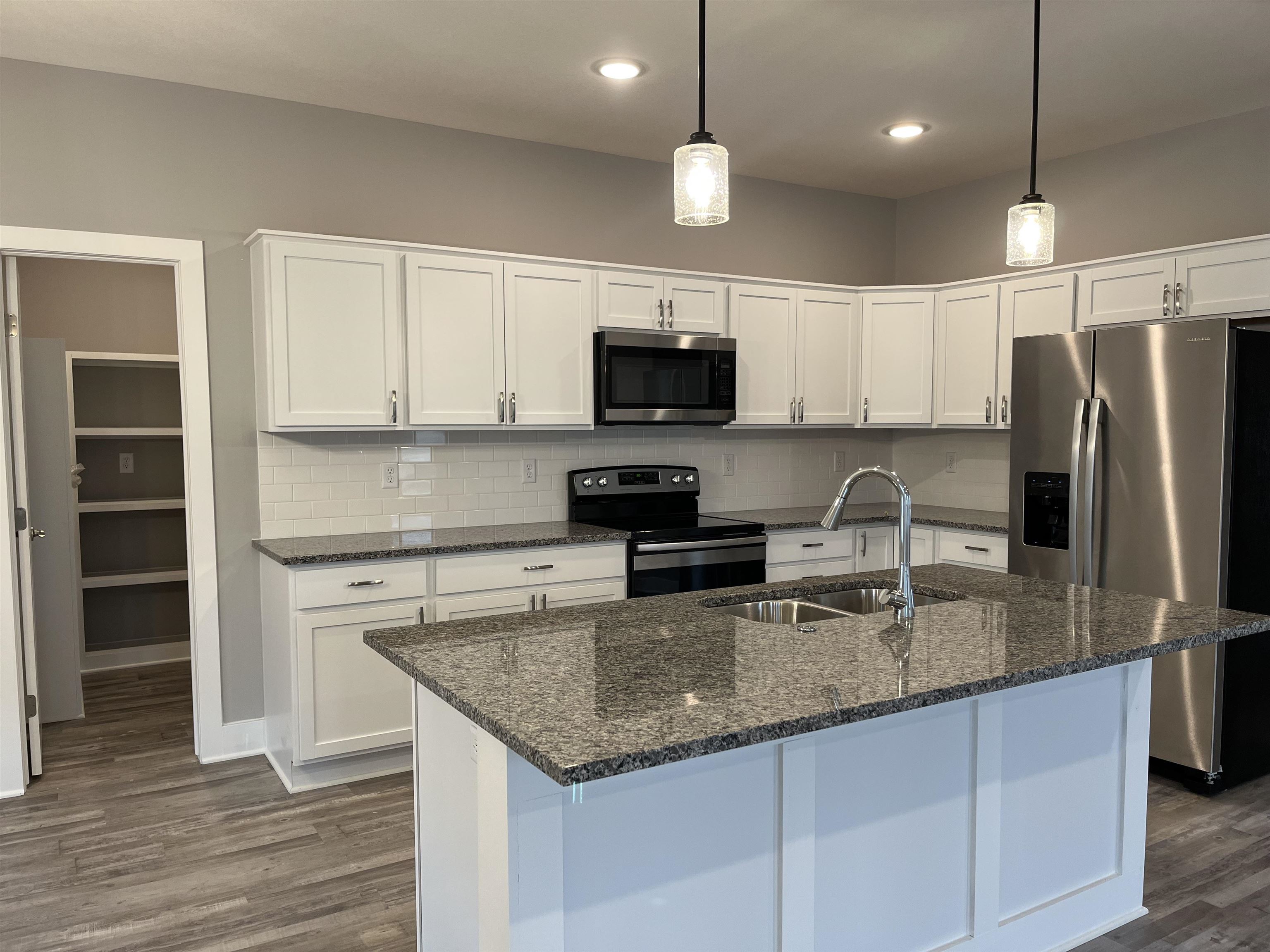 9906 Annabelle Street Wichita, KS 67207 - Photo 4 of 19