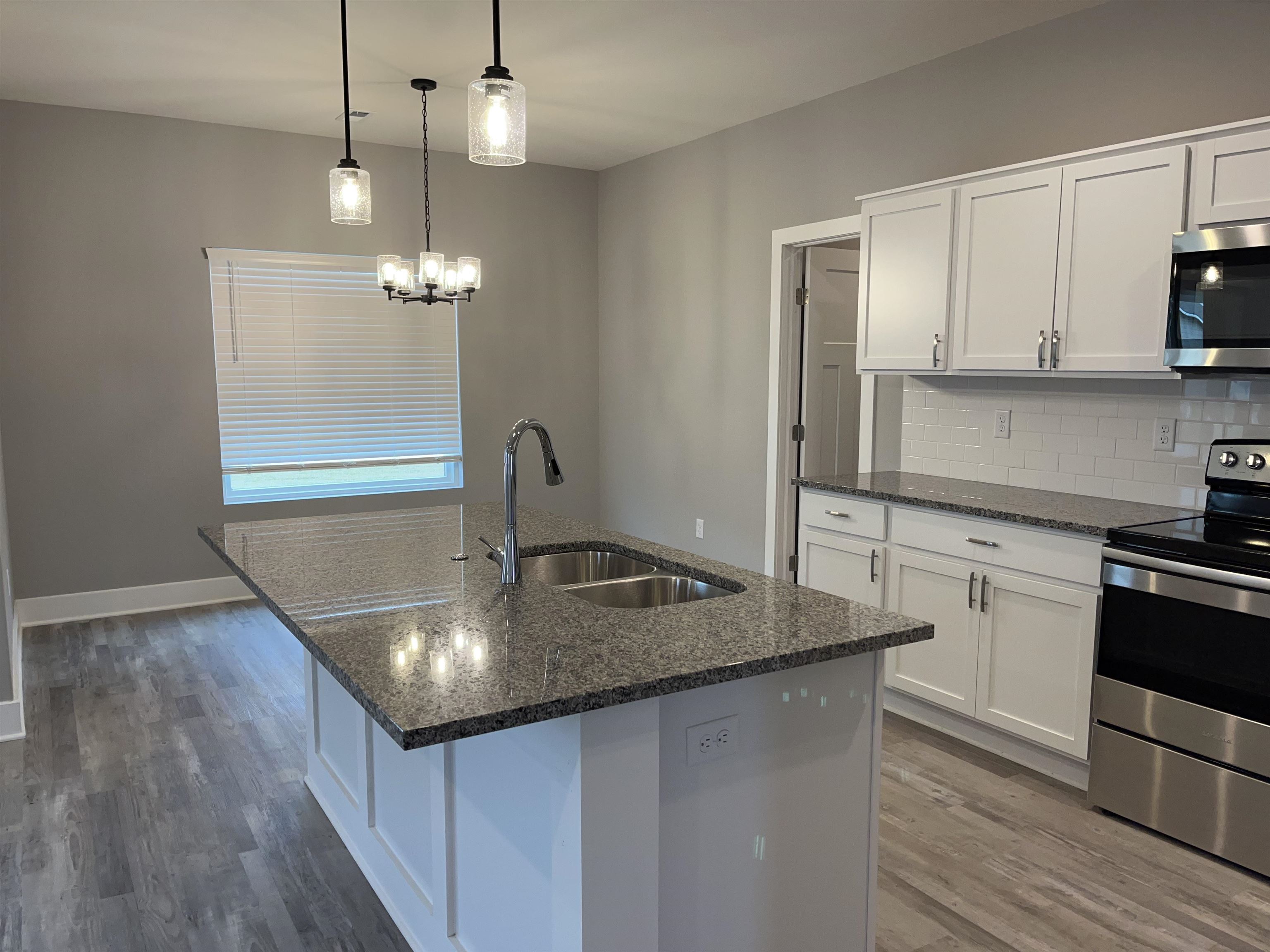 9906 Annabelle Street Wichita, KS 67207 - Photo 5 of 19