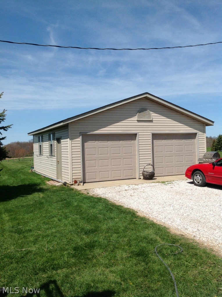28494 Hartley Road Beloit, OH 44609 - Photo 3 of 22