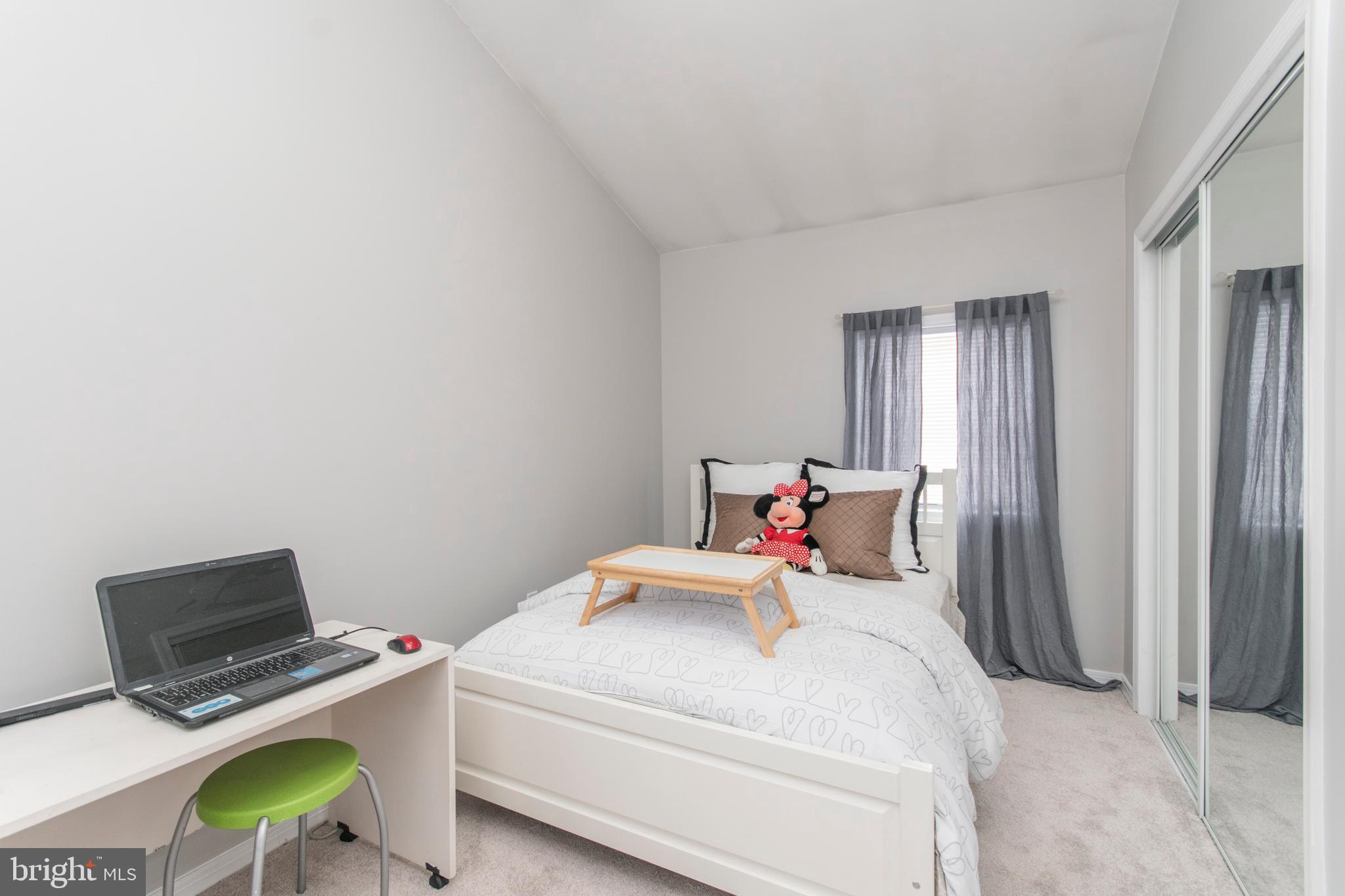 9880 Verree Road Philadelphia, PA 19115 - Photo 17 of 34