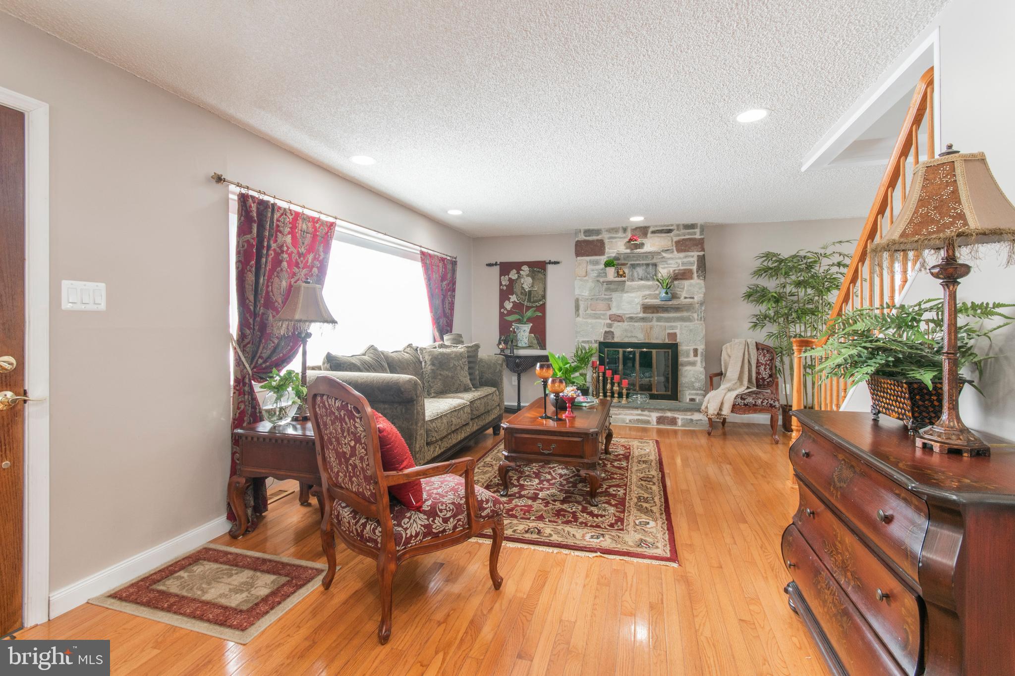 9880 Verree Road Philadelphia, PA 19115 - Photo 5 of 34