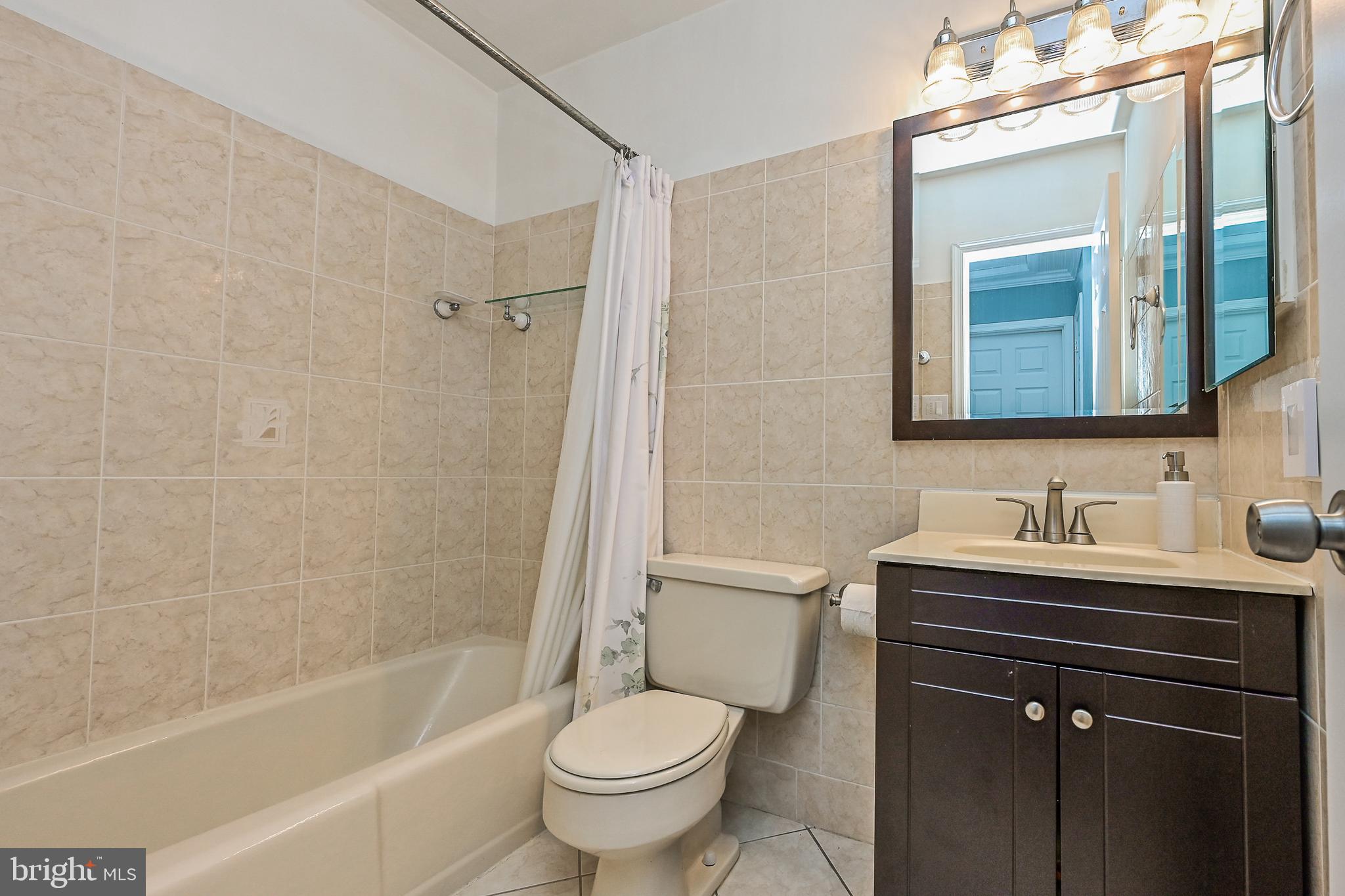 2148 Golf Course Drive Reston, VA 20191 - Photo 21 of 31 Hall Bath with Full Tub