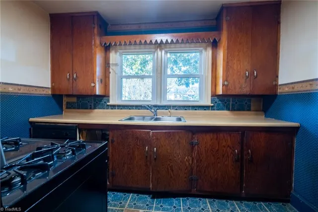 $274,900 | 1707 Brookwood Drive, Winston-Salem, NC 27106