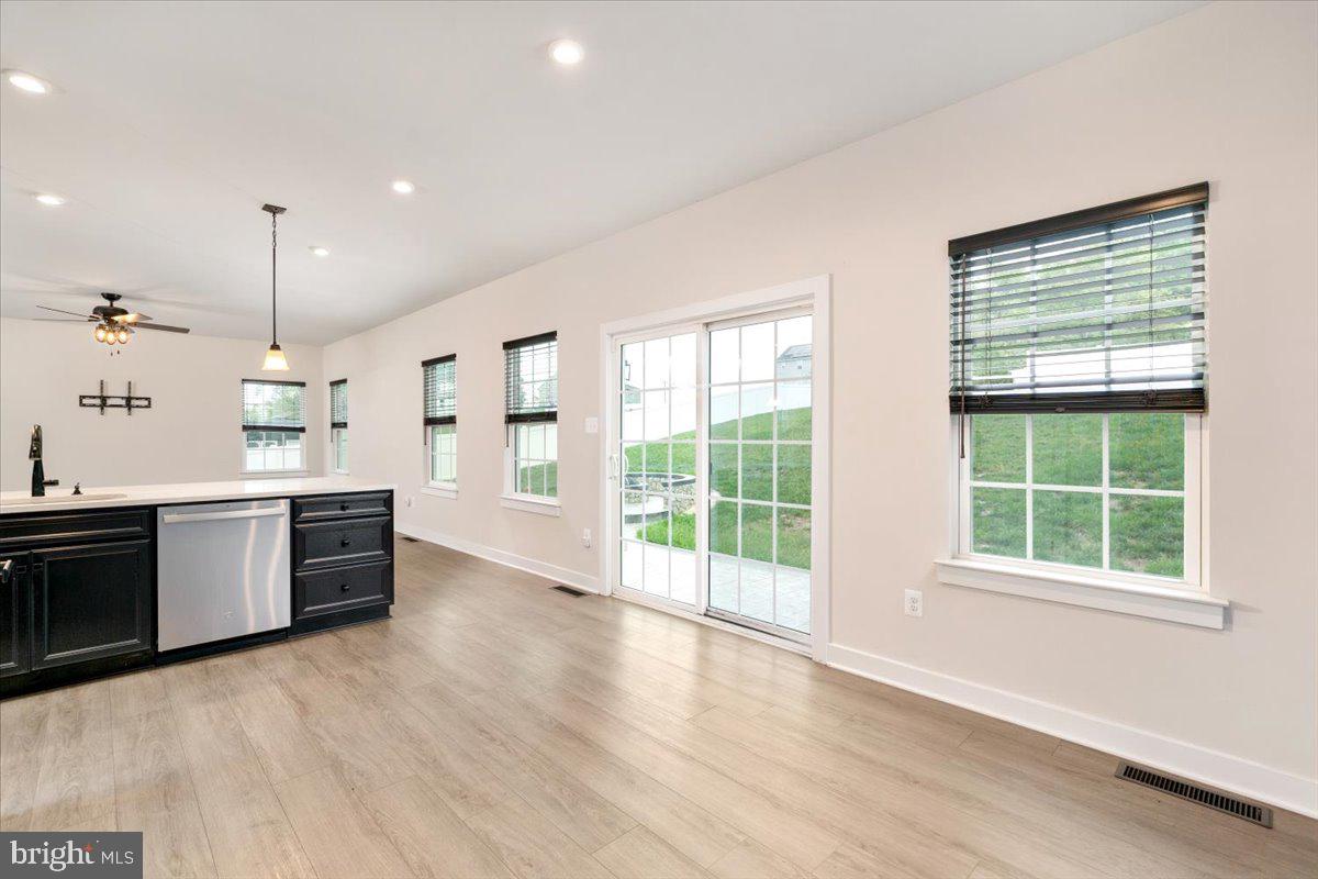 207 Decatur Circle Stephens City, VA 22655 - Photo 11 of 66 Gallery Image 11