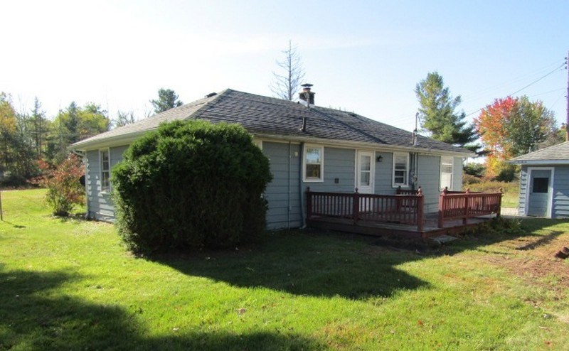 3388 West Huron Road Standish, MI 48658 - Photo 3 of 12 1881020-2.JPG