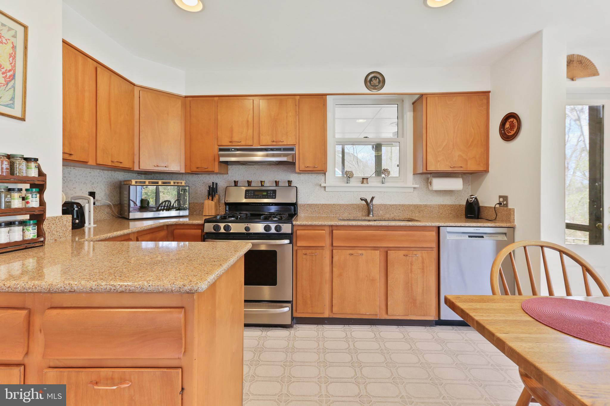 5719 Uffington Road Baltimore, MD 21209 - Photo 13 of 50